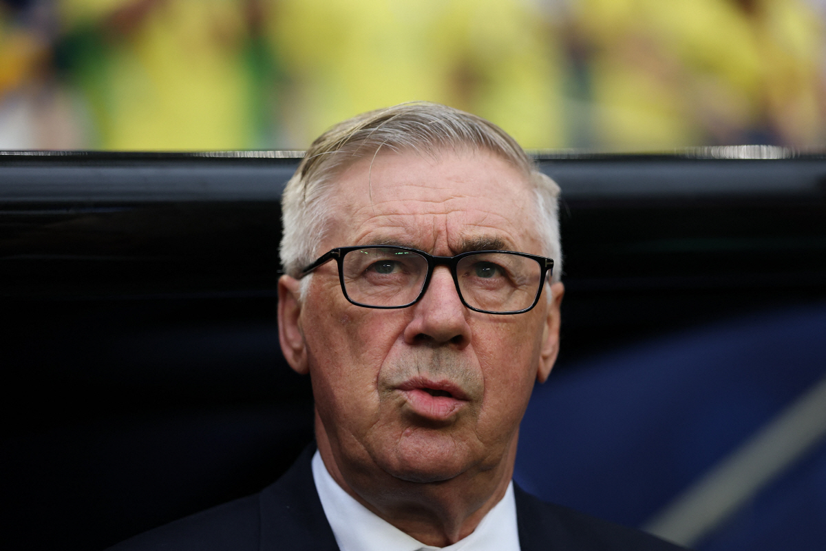 Brazil's Italian head coach Carlo Ancelotti gestures ahead of the 2026 World Cup Group C football match between Scotland and Brazil at the Miami Stadium in Miami Gardens on June 24, 2026. (Photo by PATRICIA DE MELO MOREIRA / AFP)