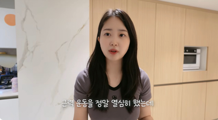 Kim Da-ye, Park Soo-hong's wife, drops more weight from 57 kg to 52 kg, completing a very slim figure 'A year-long diet plateau'
