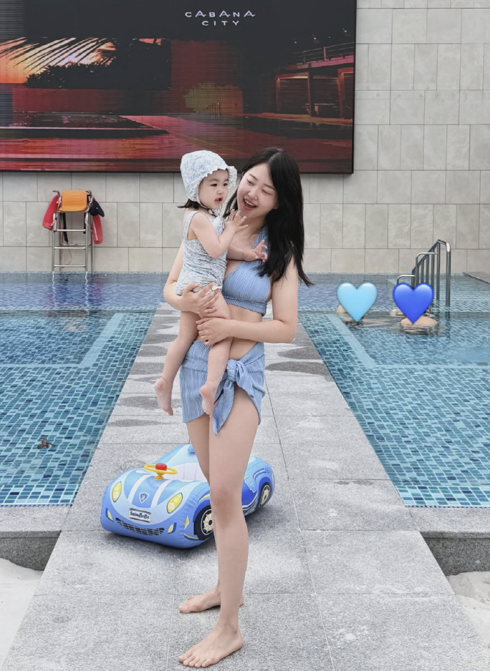 Park Soo-hong's wife Kim Daye shows off her bikini body after dropping from 90 kg to 52 kg 'First swim of the summer'
