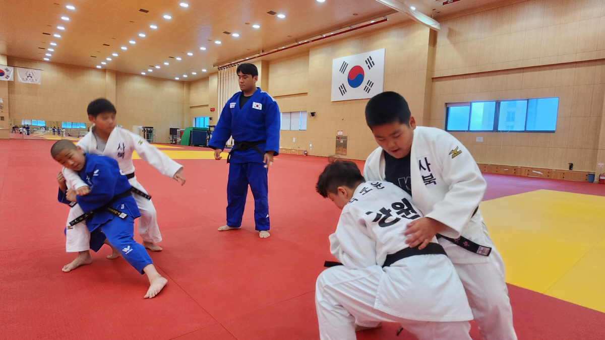 "스포츠로 고객과 지역사회를 잇는다" 강원랜드 하이원 스포츠단의 '소통→기여→가치', 선한 영향력