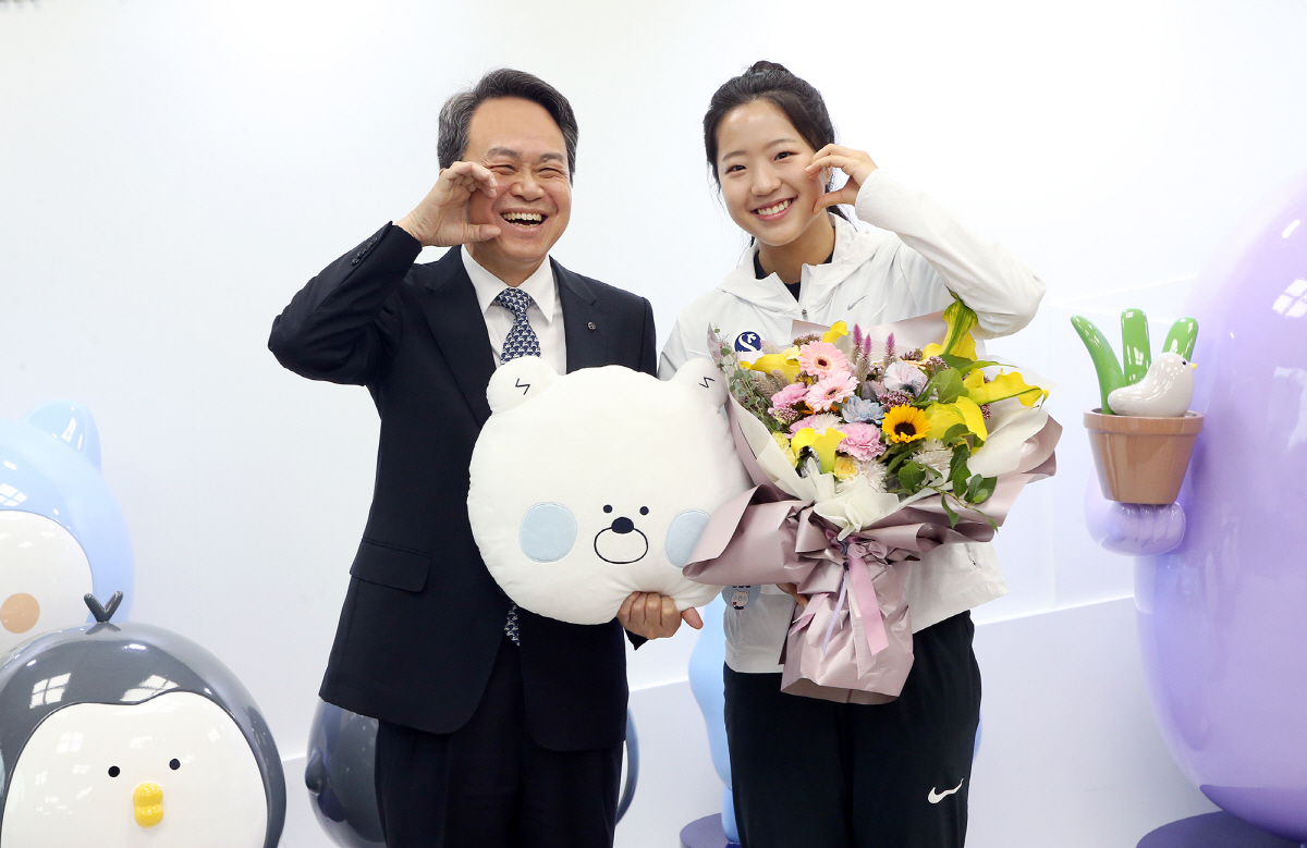 '대한민국 설상의 신화' 최가온→유승은 뒤에 신한금융그룹이 있다…루키스폰서십이 발굴한 역대급 재능