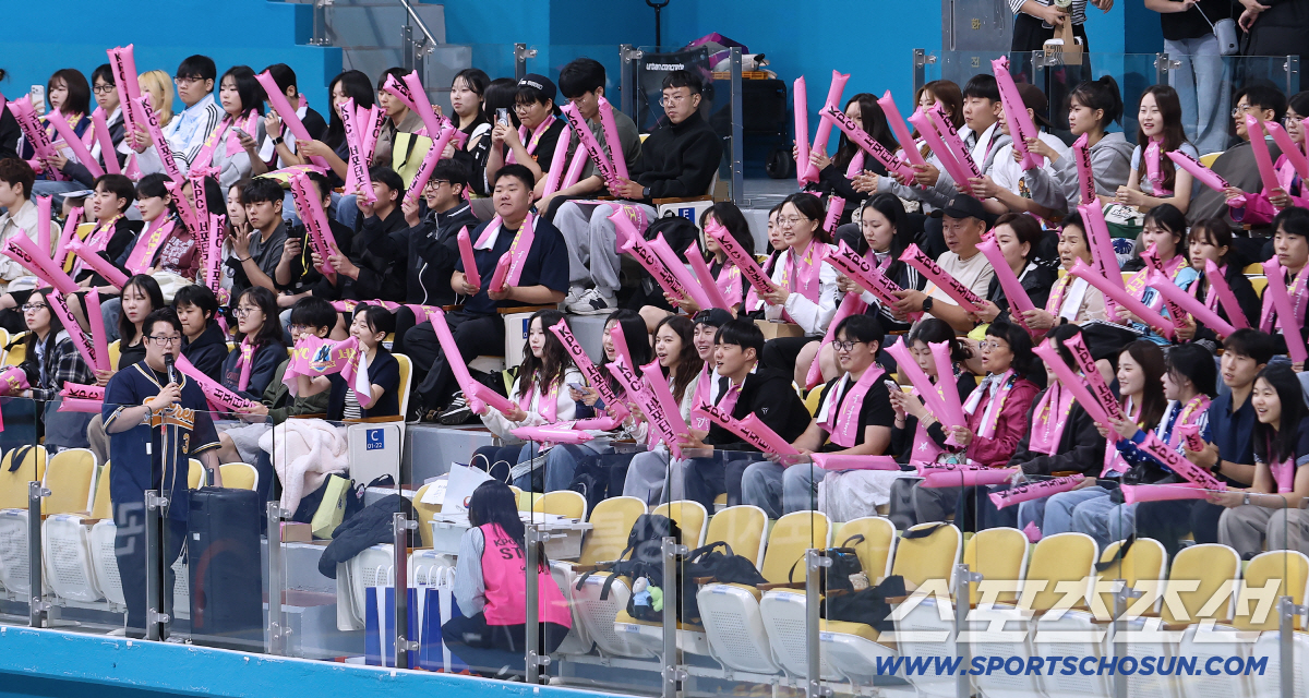"학생체전 6관왕도,'스마일리' 金윤지 절친도 컬링의 매력에 푹~" 휠체어컬링장에 사상 첫 서포터스가 떴다!