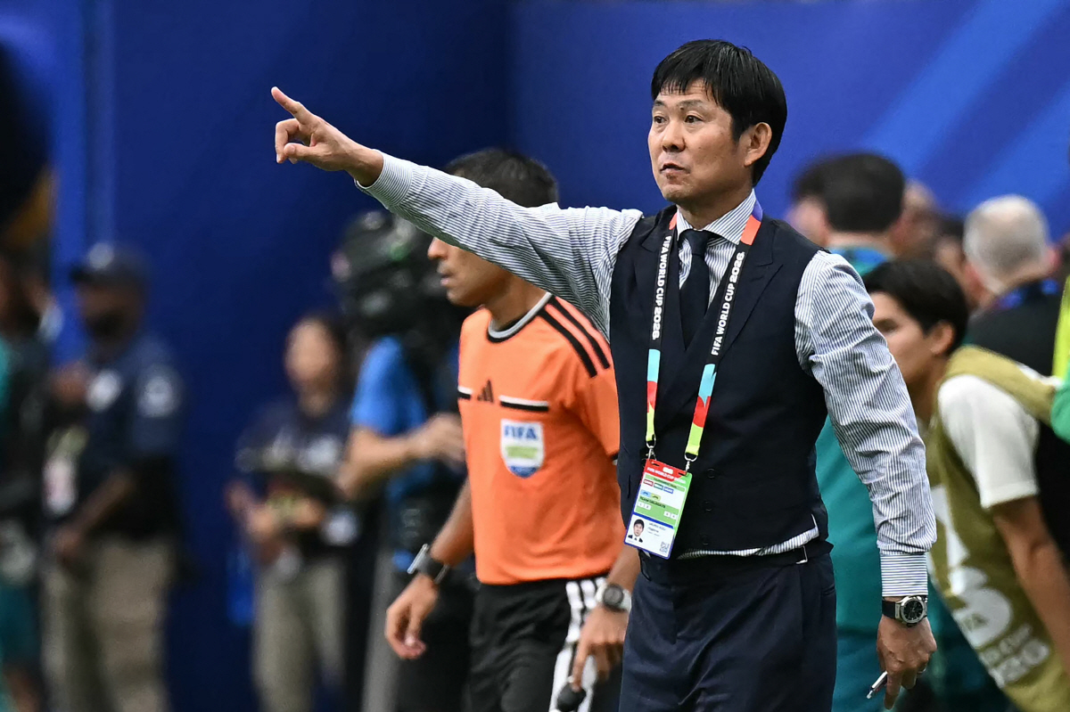 Japan's head coach Hajime Moriyasu gestures during the 2026 World Cup round of 32 football match between Brazil and Japan at the Houston Stadium in Houston on June 29, 2026. (Photo by Paul ELLIS / AFP)