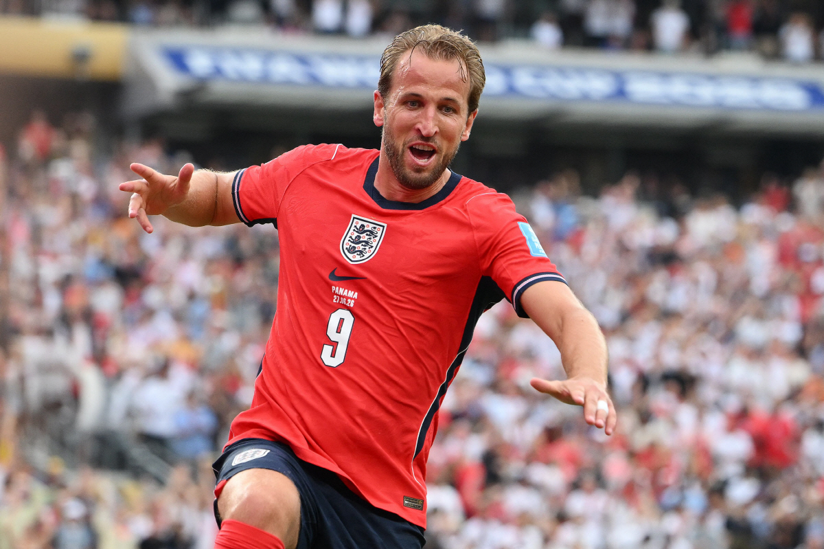 TOPSHOT - England's forward #09 Harry Kane celebrates scoring his team's second goal during the 2026 World Cup Group L football match between Panama and England at the New York/New Jersey Stadium in East Rutherford on June 27, 2026. (Photo by ANGELA WEISS / AFP)