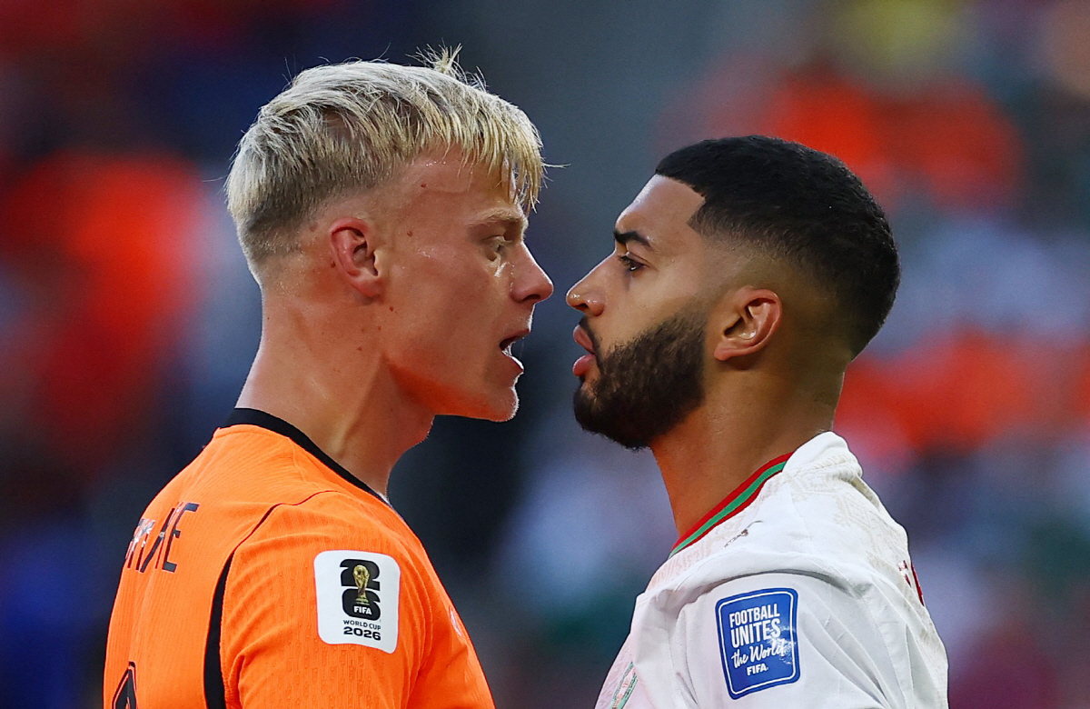 Soccer Football - FIFA World Cup 2026 - Round of 32 - Netherlands v Morocco - Estadio Monterrey, Monterrey, Mexico - June 29, 2026 Morocco's Ismael Saibari clashes with Netherlands' Jan Paul van Hecke REUTERS/Daniel Becerril