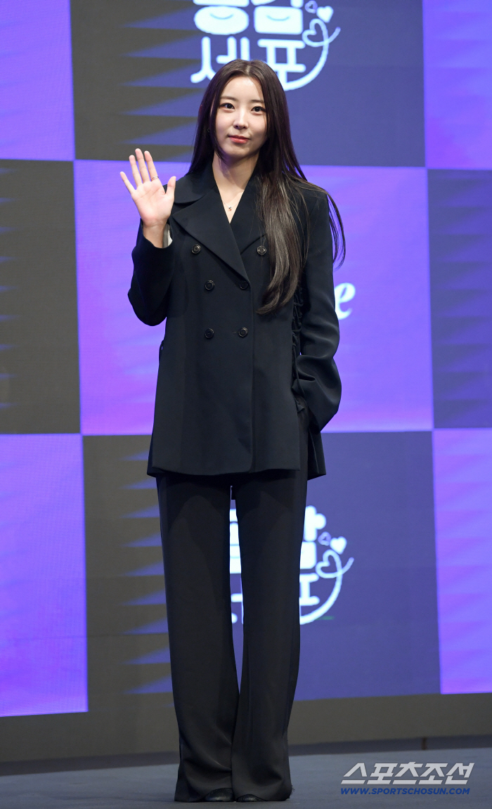 Kwon So-hyun, Chic Charm