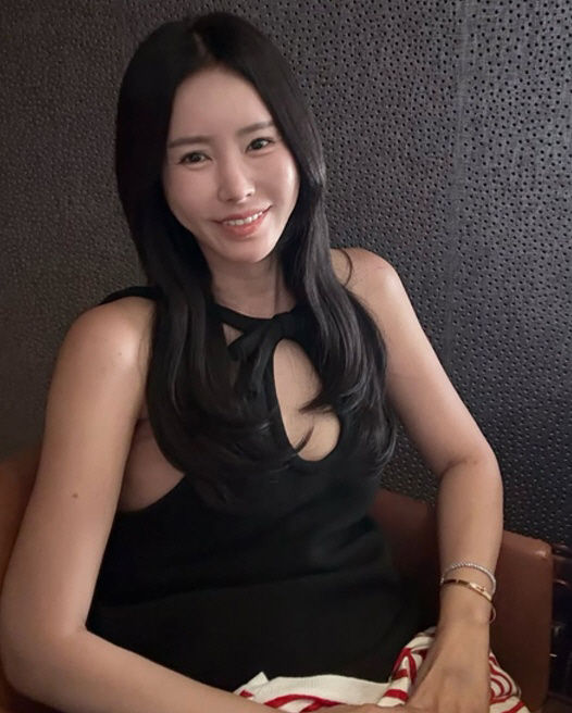 The Husband of the Late Lee Joo-hee Appeals 'She Suffered a Sudden Cardiac Arrest, Please Stop Baseless Speculation'