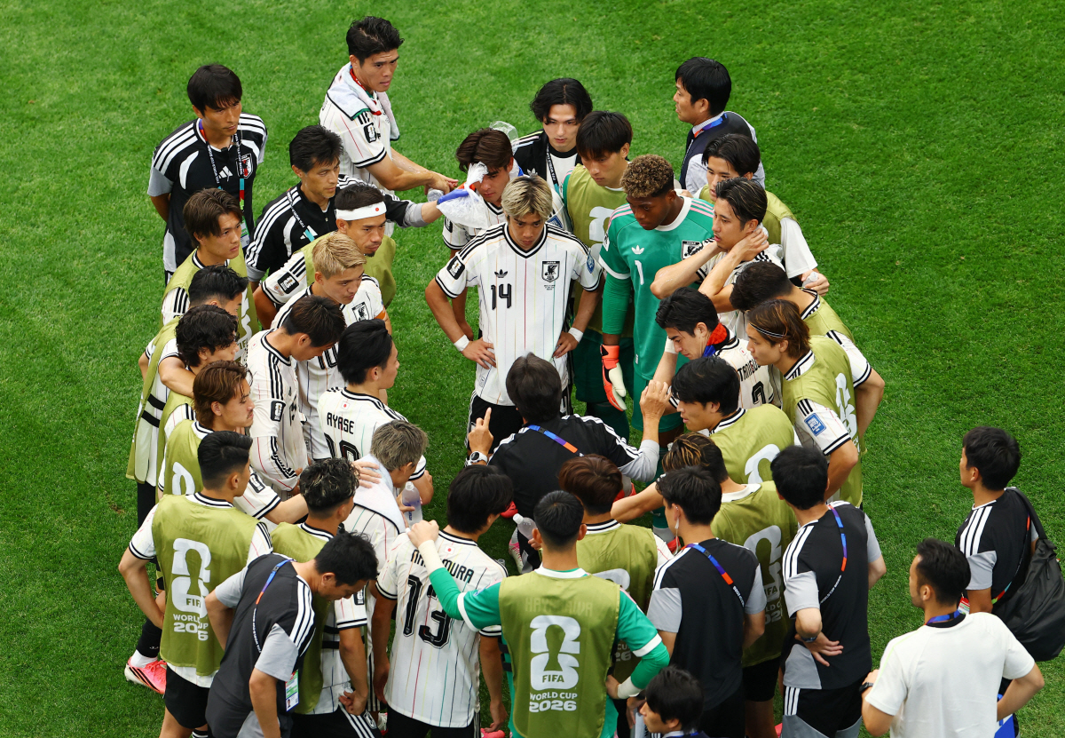 "죄송합니다, 정말 죄송합니다" 일본 감독 32강 탈락 사과…'그래도 대표팀 감독은 계속할래요'→4년 뒤 월드컵 우승 도전