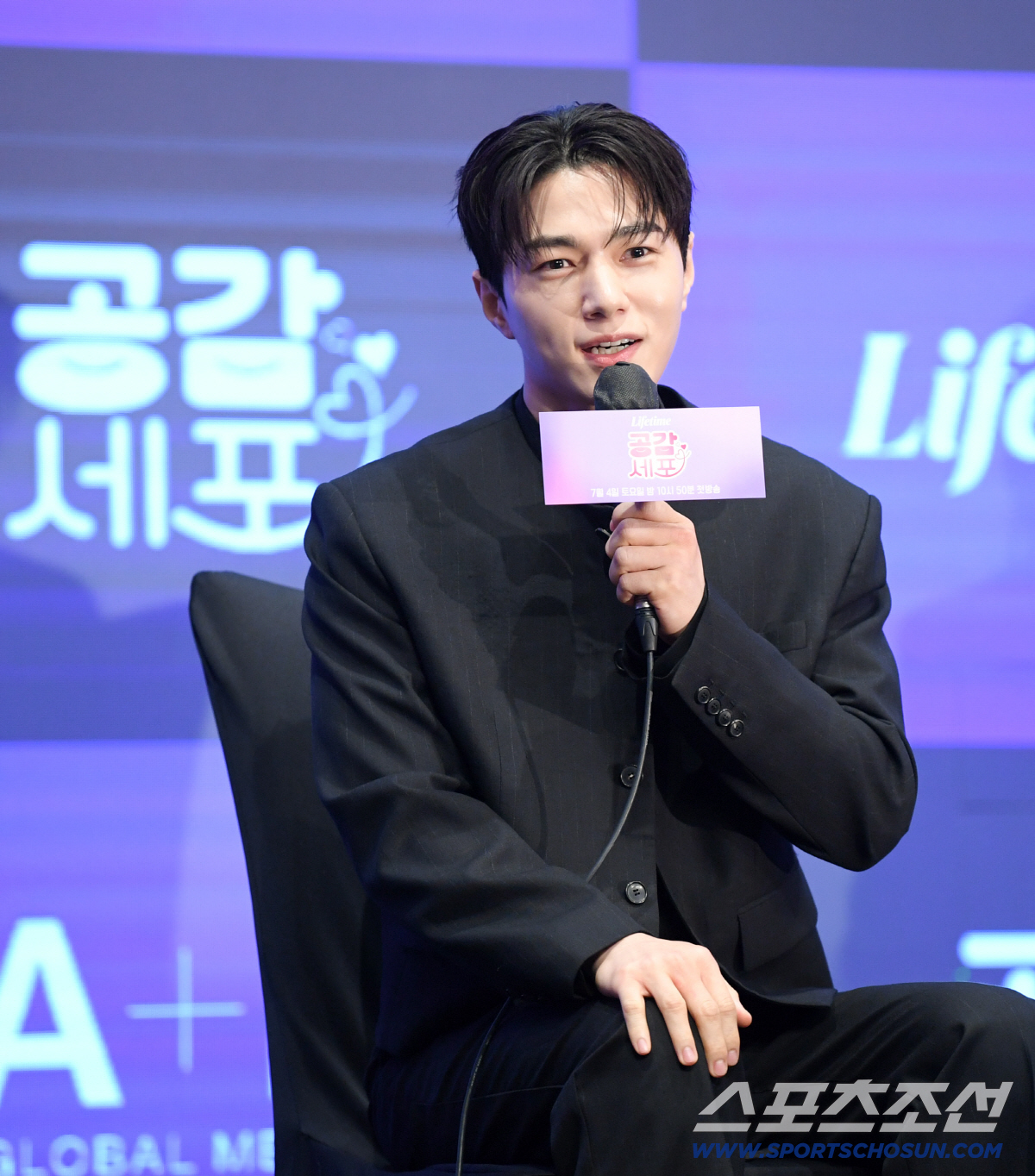U+모바일tv 드라마 '공감세포' 제작발표회가 30일 서울 신도림 더 세인트에서 열렸다. 김명수가 인터뷰를 하고 있다. 신도림=박재만 기자 pjm@sportschosun.com/2026.06.30/