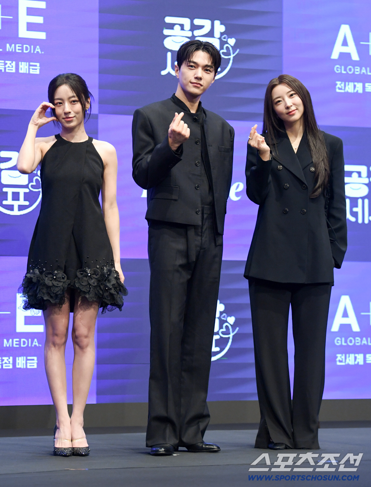 U+모바일tv 드라마 '공감세포' 제작발표회가 30일 서울 신도림 더 세인트에서 열렸다. 김명수, 강민아, 권소현이 포토타임을 갖고 있다. 신도림=박재만 기자 pjm@sportschosun.com/2026.06.30/