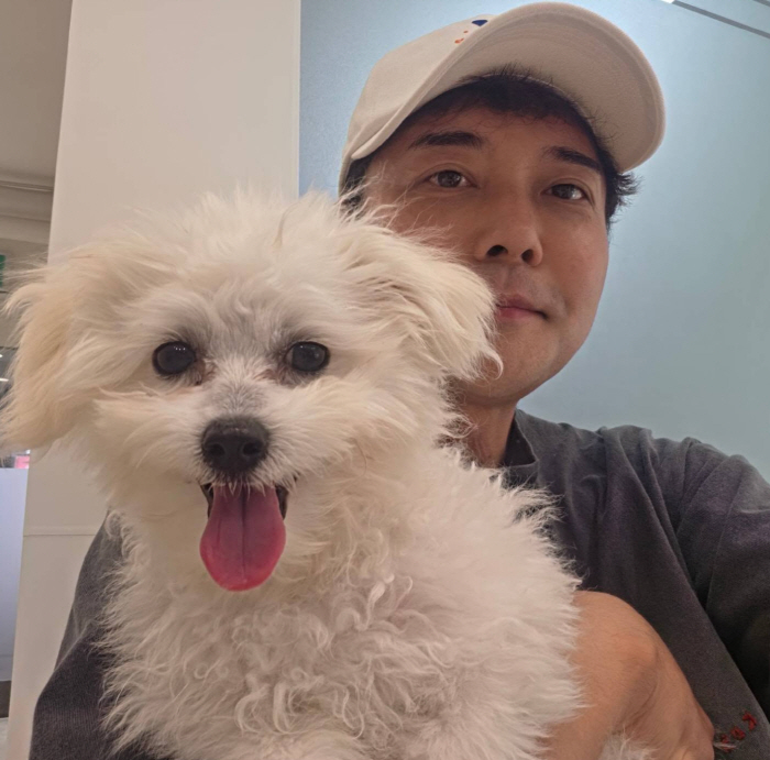 Jun Hyun-moo Shares Update on Soonmu, the Dog He Rescued from a Breeding Facility 'Hasn't He Grown a Lot?'