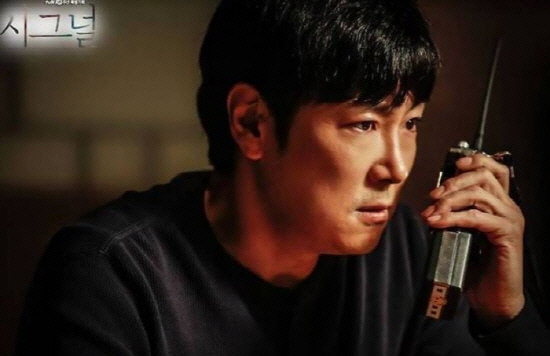 [공식] '시그널2' 조진웅 편집 없이 11월 공개?..tvN "확정된 바 없어"