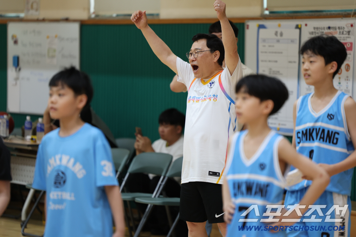 "소년체전 선수단에 햄버거 쏘고,초등 농구부와 슛 대결" '2기 시작' 정근식 서울시교육감의 학교체육♥ 진심 행보