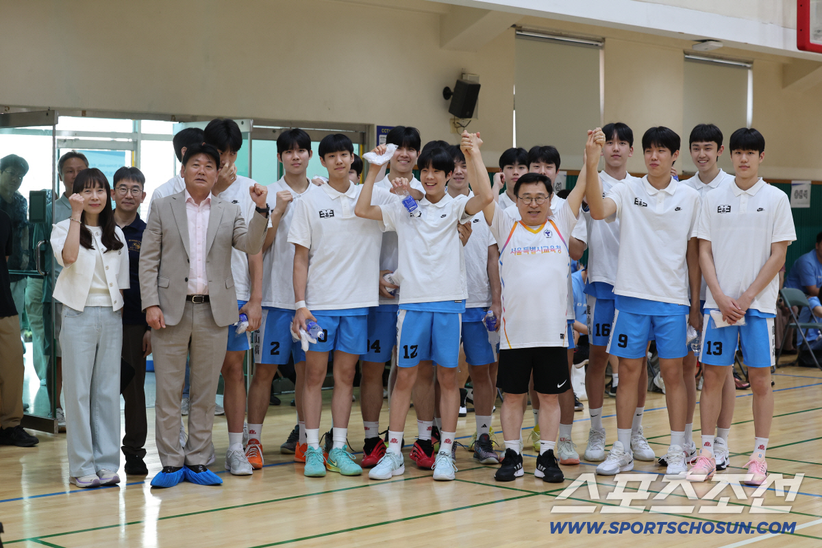 "소년체전 선수단에 햄버거 쏘고,초등 농구부와 슛 대결" '2기 시작' 정근식 서울시교육감의 학교체육♥ 진심 행보