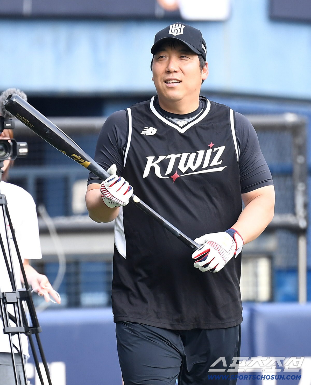 16일 잠실구장에서 열리는 두산과 KT의 경기. 타격 훈련을 하고 있는 KT 김현수. 잠실=송정헌 기자 songs@sportschosun.com/2026.06.16/
