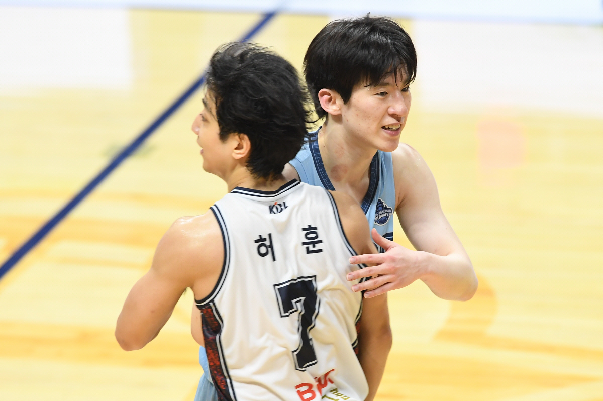 허훈과 이정현. 사진제공=KBL