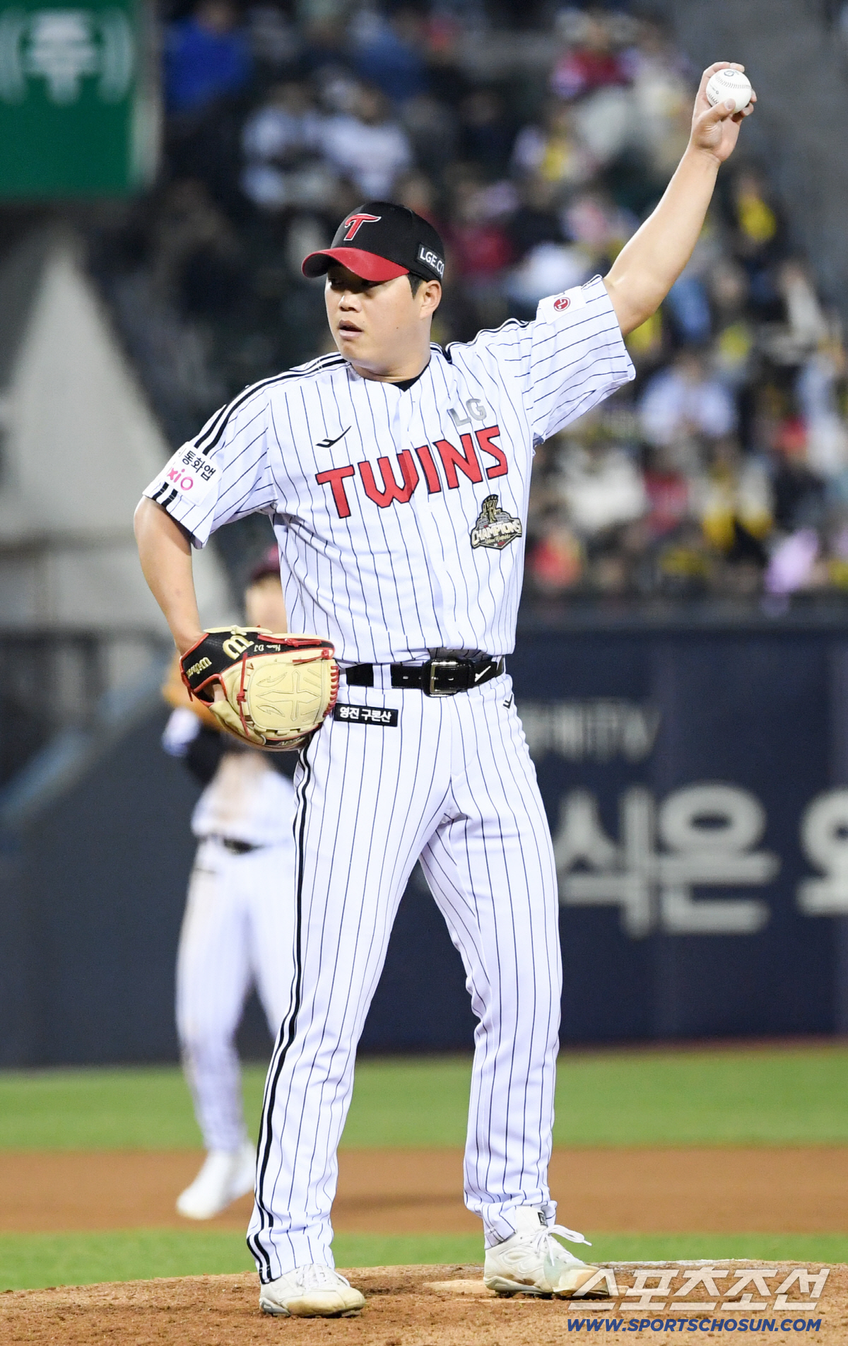 1일 잠실구장에서 열린 LG와 KIA의 경기. LG 함덕주가 역투하고 있다. 잠실=박재만 기자 pjm@sportschosun.com/2026.04.01/