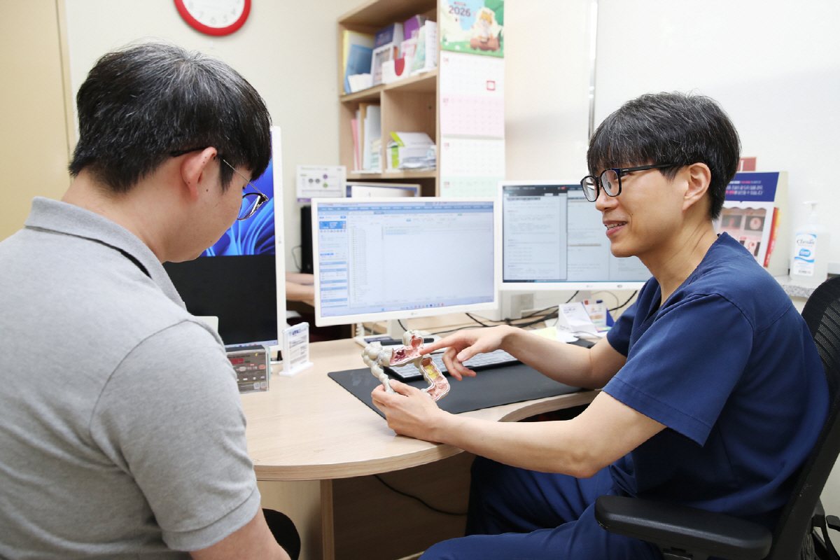 ◇식중독에 대해 설명하는 고려대구로병원 소화기내과 김원식 교수.