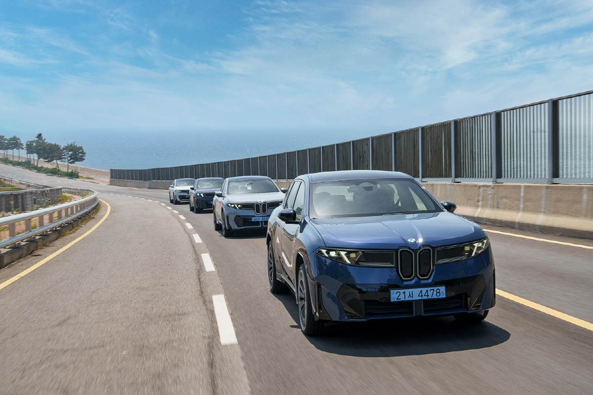 더 뉴 BMW iX3 국내 출시, 본격적인 '노이어 클라쎄' 시대 개막 알린다. 사진제공=BMW코리아