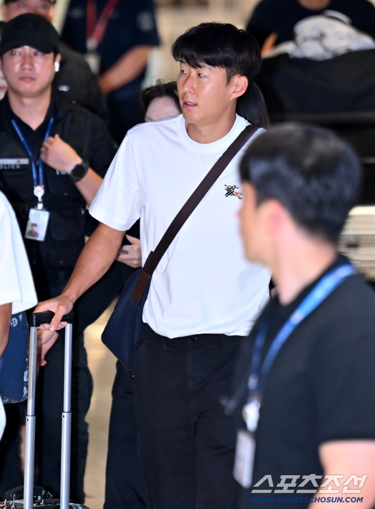 2026 북중미 월드컵을 마친 손흥민이 1일 인천공항을 통해 귀국했다. 입국장으로 들어서는 손흥민의 모습. 인천공항=허상욱 기자 wook@sportschosun.com/2026.07.01/