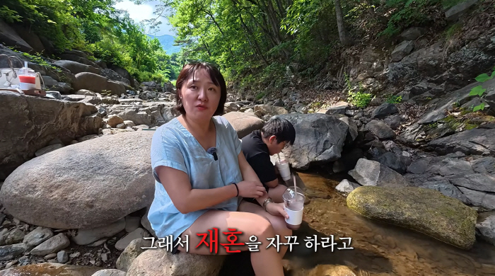 Kim Hyun-sook Has Been Single for 7 Years After Her Divorce 'I Don't Think There Is a Man Who Would Love My Son Like His Own Child'