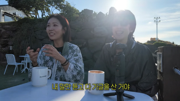 Hong Jin-kyung Took on a 'Kiss a Stranger' Challenge in New York... 'I Even Prepared Mouthwash'
