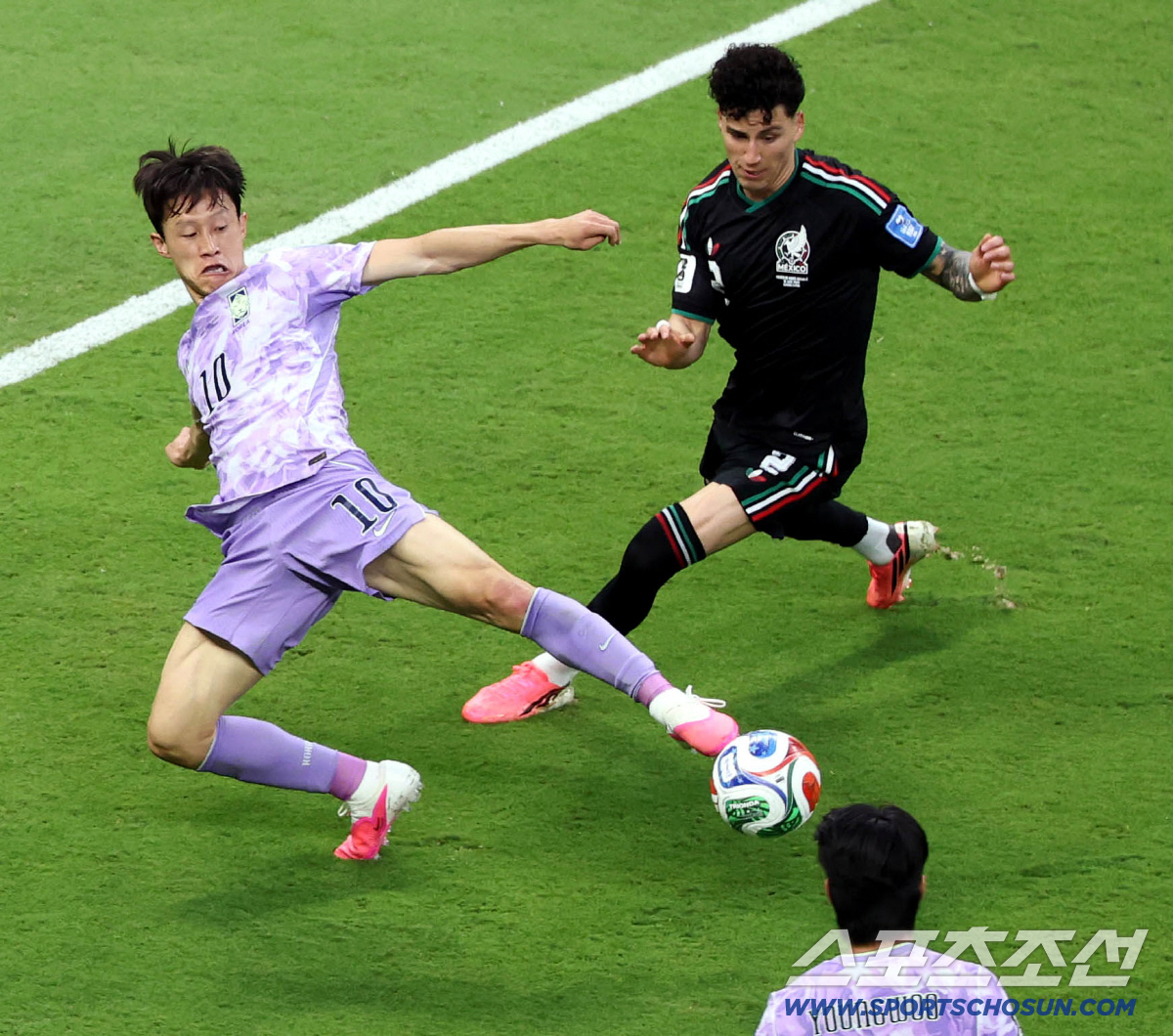 19일(한국시각) 멕시코 과달라하라 사포판의 에스타디오 과달라하라에서 열린 2026 북중미월드컵 대한민국과 멕시코의 경기. 돌파 시도하는 이재성. 사포판(멕시코)=허상욱 기자 wook@sportschosun.com/2026.06.19/