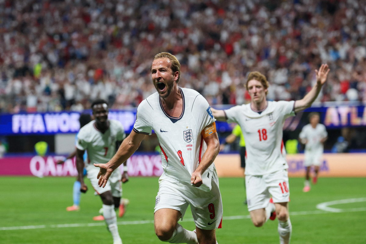 England's forward #09 Harry Kane celebrates scoring his team's second goal during the 2026 World Cup round of 32 match football between England and the Democratic Republic of Congo at the Atlanta Stadium in Atlanta on July 1, 2026. (Photo by Odd ANDERSEN / AFP)