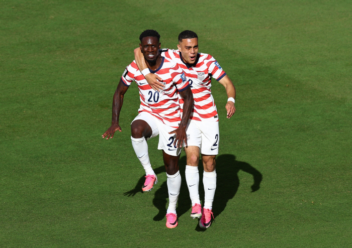 전반의 왕은 USA! '발로건 선제골' 미국, 보스니아에 1-0 리드[월드컵 전반 리뷰]