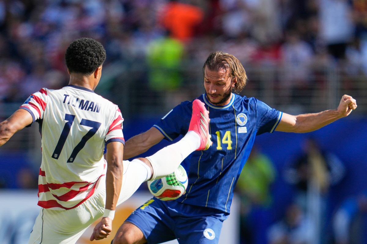 전반의 왕은 USA! '발로건 선제골' 미국, 보스니아에 1-0 리드[월드컵 전반 리뷰]