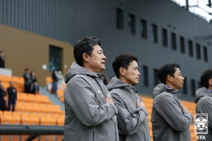 '월드컵 탈락만큼 심각' 韓 축구 팬 걱정하는 최악의 상황, 12년 만의 '아시안게임 金' 불발→韓 유망주들 대형 위기...日 감독 대형 변수