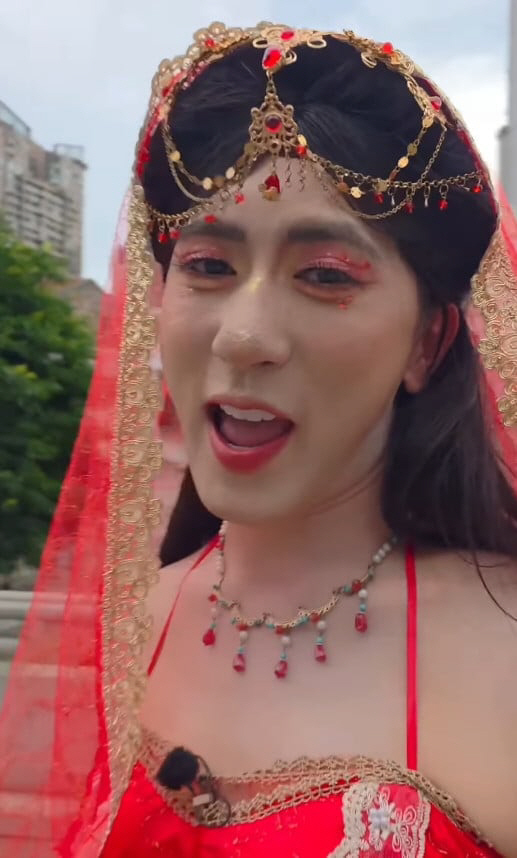 'I Lost My Appetite' Kim Won-hoon Faces a Flood of Negative Comments After Parodying a Chinese Wanghong Colleagues Also Say It Was 'Shocking'