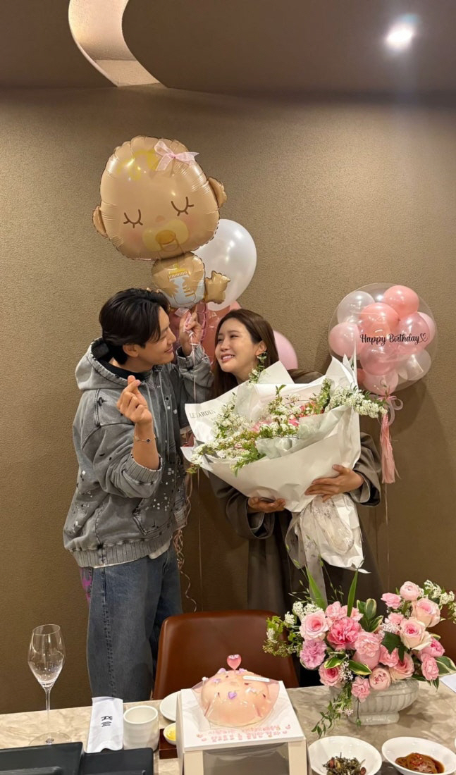 Seven and Lee Da-hae Reveal Their Baby's Sex 'I Can't Believe I'm Going to Be a Dad'