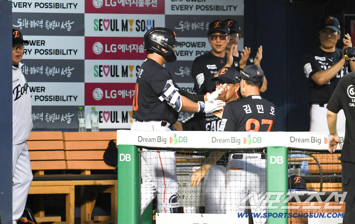 3일 잠실구장에서 열린 LG와 한화의 경기. 6회초 1사 한화 강백호가 솔로포를 날린 뒤 환호하고 있다. 잠실=박재만 기자 pjm@sportschosun.com/2026.07.03/