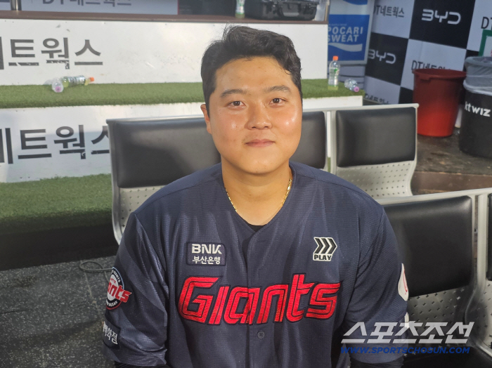 "더 과감하게 쳐라" 홈런→병살타→홈런! '롯데 4번타자' 한동희, 더이상 망설임은 없다…2185일만의 '감격' 