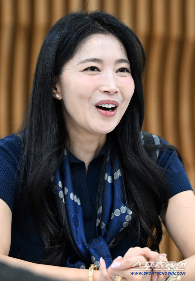 'Remarriage' Oh Yoon-ah was already legally married... 'Living with her non-celebrity husband' SC Issue