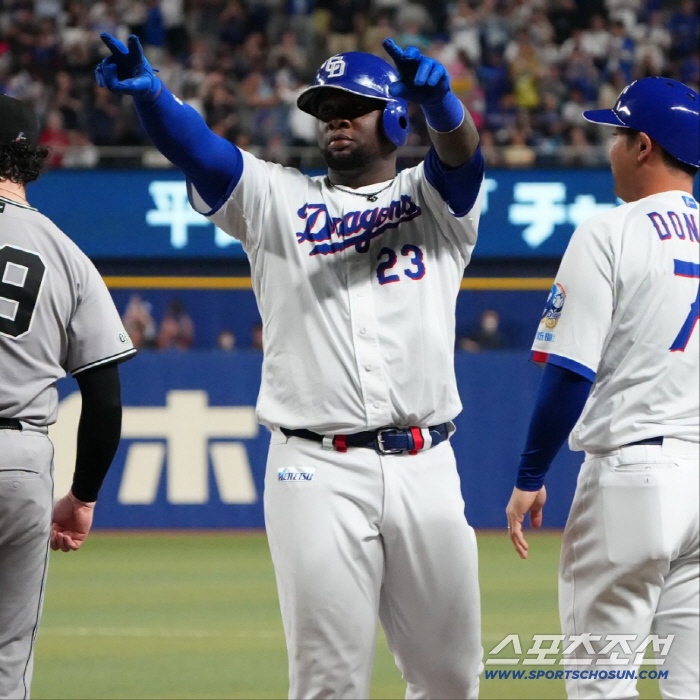 0-0으로 맞선 6회 결승타를 터트린 사노.사진캡처=주니치 드래곤즈 SNS