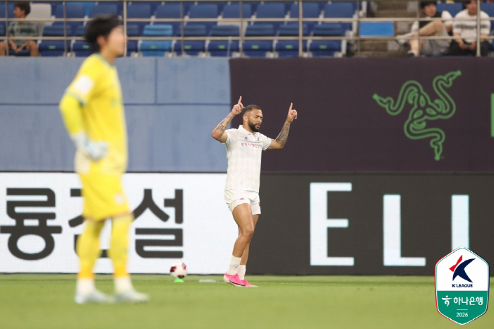 [K리그1 종합리뷰]'송준석 원더 프리킥골→이유현 결승골' 강원이 미쳤어요, '이승우 골' 전북 2-1 꺾고 '2위 점프'…대전은 부천과 2-2 무승부