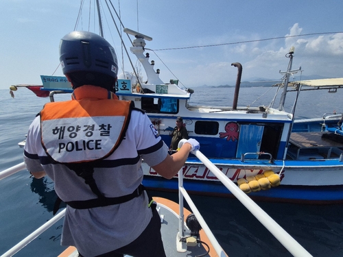 [현장] 구명조끼 의무 착용 첫 주…동해안 최북단 해경 단속 동행