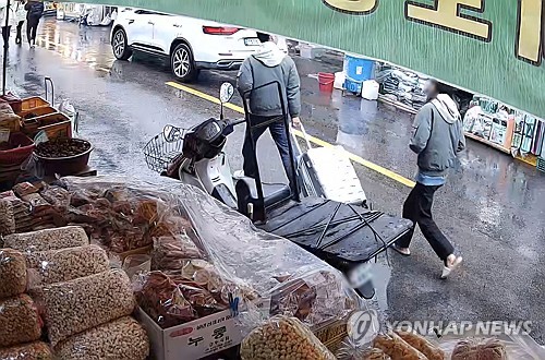 '캐리어 속 장모 시신' 어떻게 밝혀냈나…홈캠이 스모킹건
