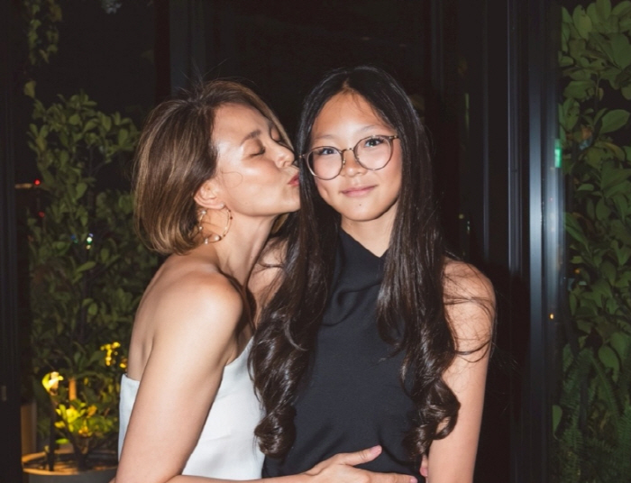 Shiho Yano Celebrates Birthday With Daughter Choo Sarang and Friends, Without Choo Sung-hoon: "I’m So Happy"