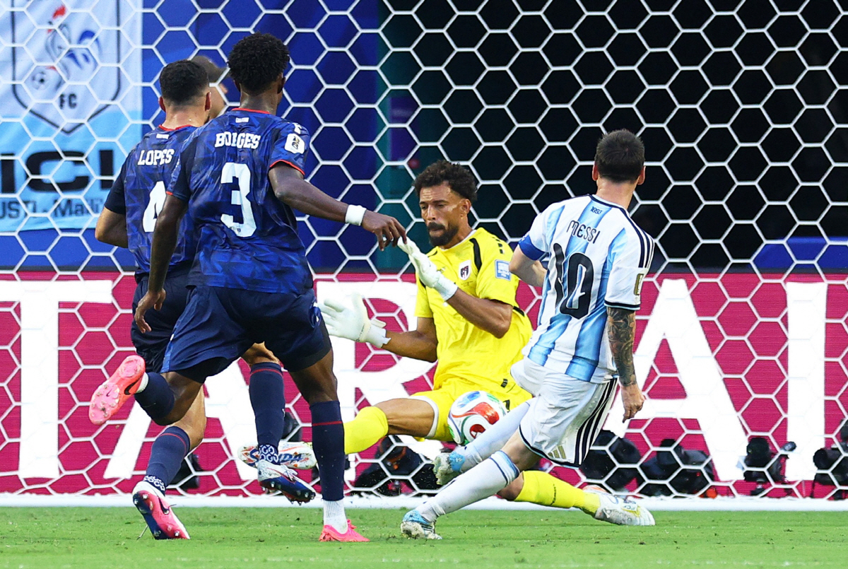 Soccer Football - FIFA World Cup 2026 - Round of 32 - Argentina v Cape Verde - Miami Stadium, Miami Gardens, Florida, U.S. - July 3, 2026 Cape Verde's Vozinha saves a shot from Argentina's Lionel Messi IMAGN IMAGES via Reuters/Nathan Ray Seebeck