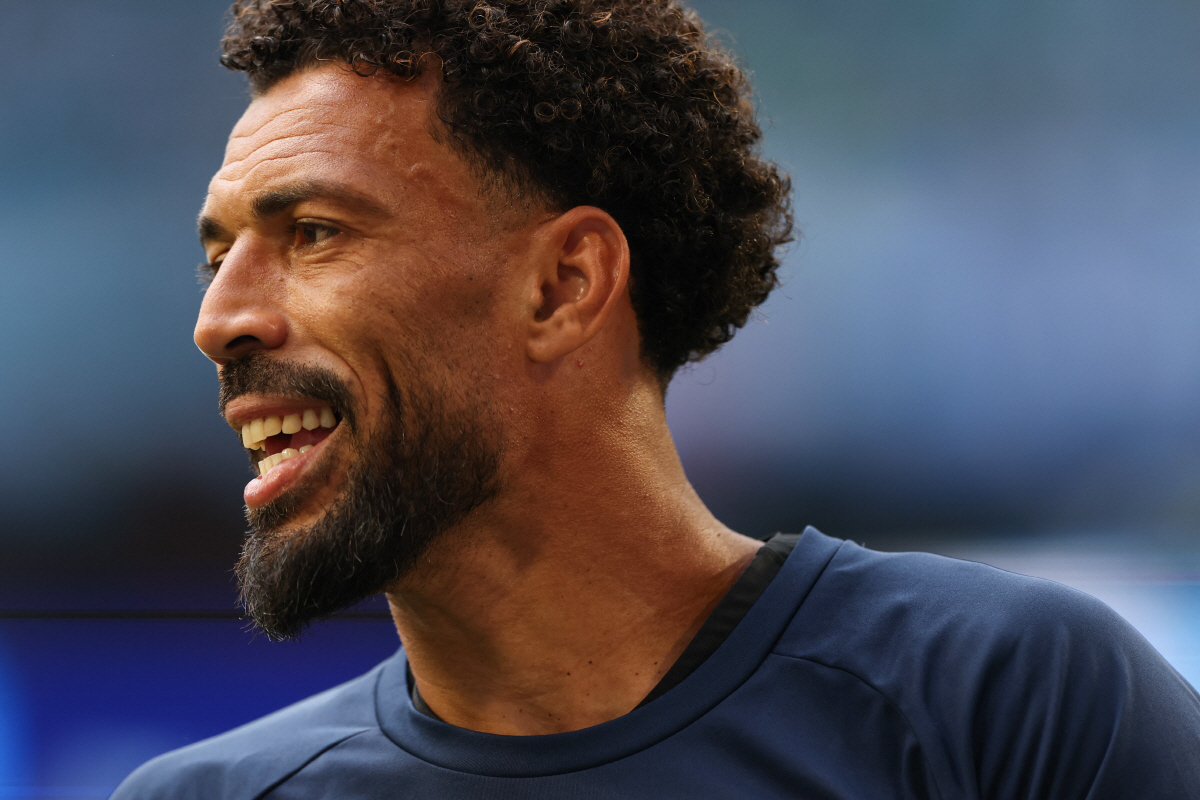 Cape Verde's goalkeeper #01 Vozinha takes part in the warm-up ahead of the 2026 World Cup round of 32 football match between Argentina and Cape Verde at the Miami Stadium in Miami Gardens on July 3, 2026. (Photo by PATRICIA DE MELO MOREIRA / AFP)