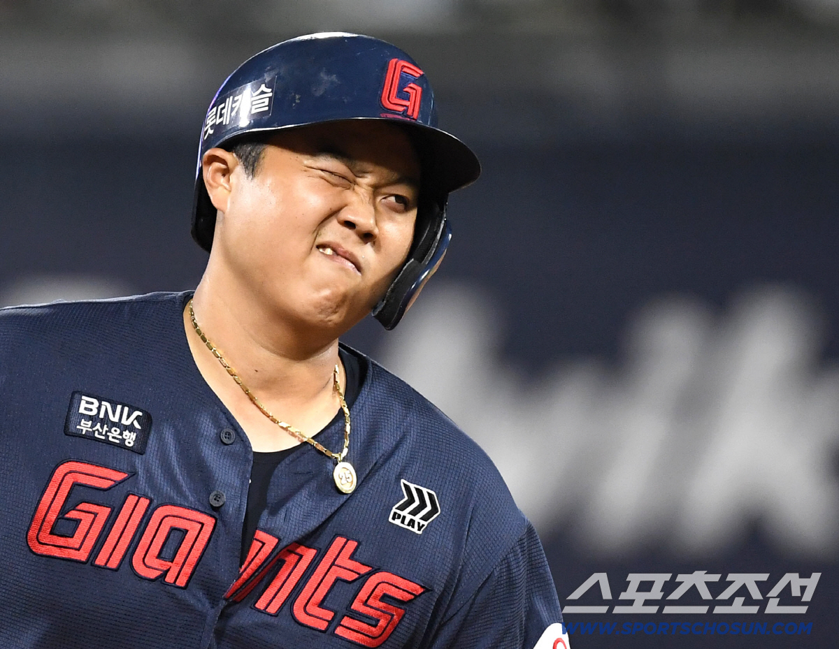 3일 수원 케이티위즈파크에서 열린 KT와 롯데의 경기. 8회 투런홈런을 날린 롯데 한동희. 수원=송정헌 기자 songs@sportschosun.com/2026.07.03/