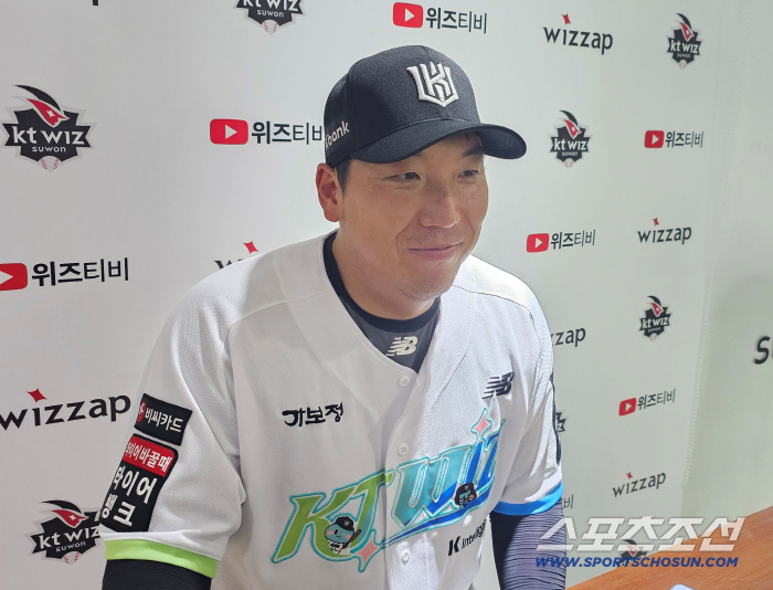 "아무렇지 않은척" 데뷔 19년차, 50억 FA가 강조한 베테랑의 자세…"이젠 끌려가는 신세" 