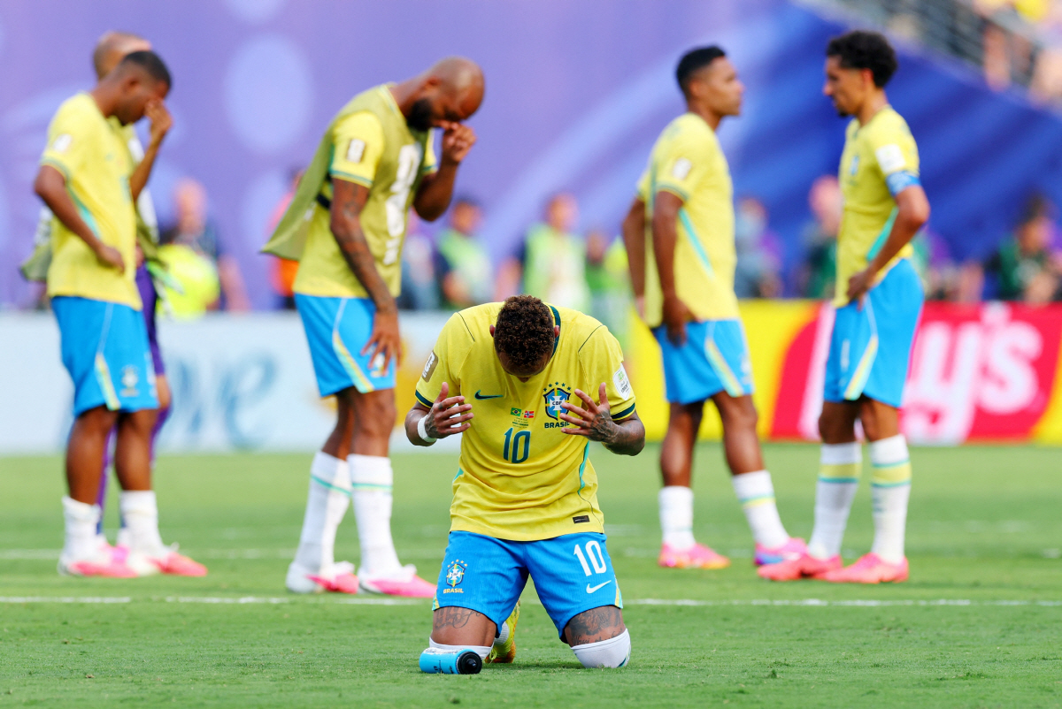 Soccer Football - FIFA World Cup 2026 - Round of 16 - Brazil v Norway - New York New Jersey Stadium, East Rutherford, New Jersey, U.S. - July 5, 2026 Brazil's Neymar Jr. looks dejected after the match as Brazil are eliminated from the World Cup REUTERS/Mike Segar