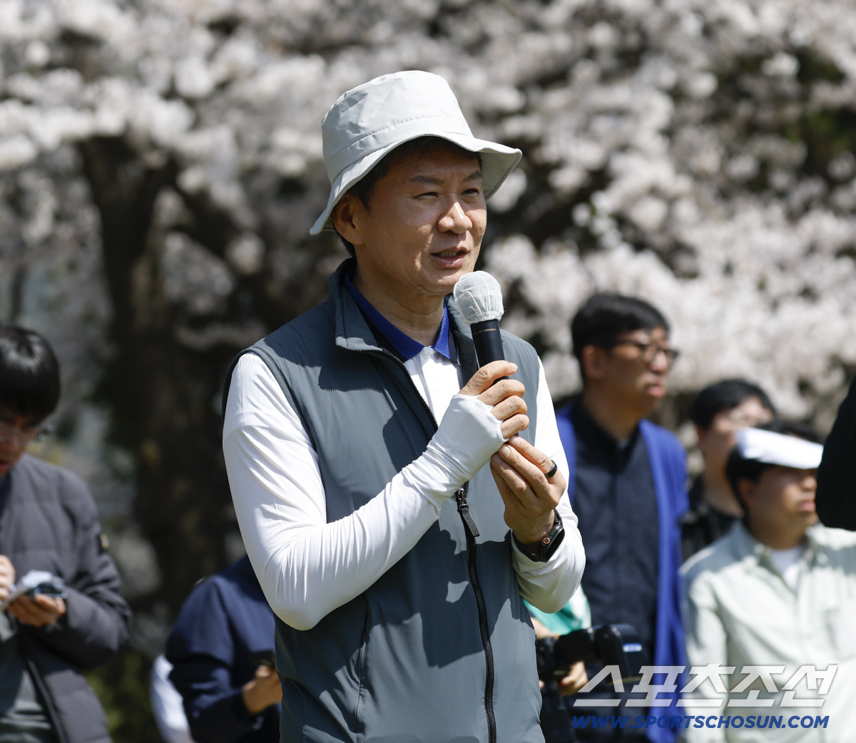 13일 용인 코리아CC에서 '2026 축구인 골프대회'가 열렸다. 인사말하고 있는 정몽규 회장. 용인=송정헌 기자 songs@sportschosun.com/2026.04.13/