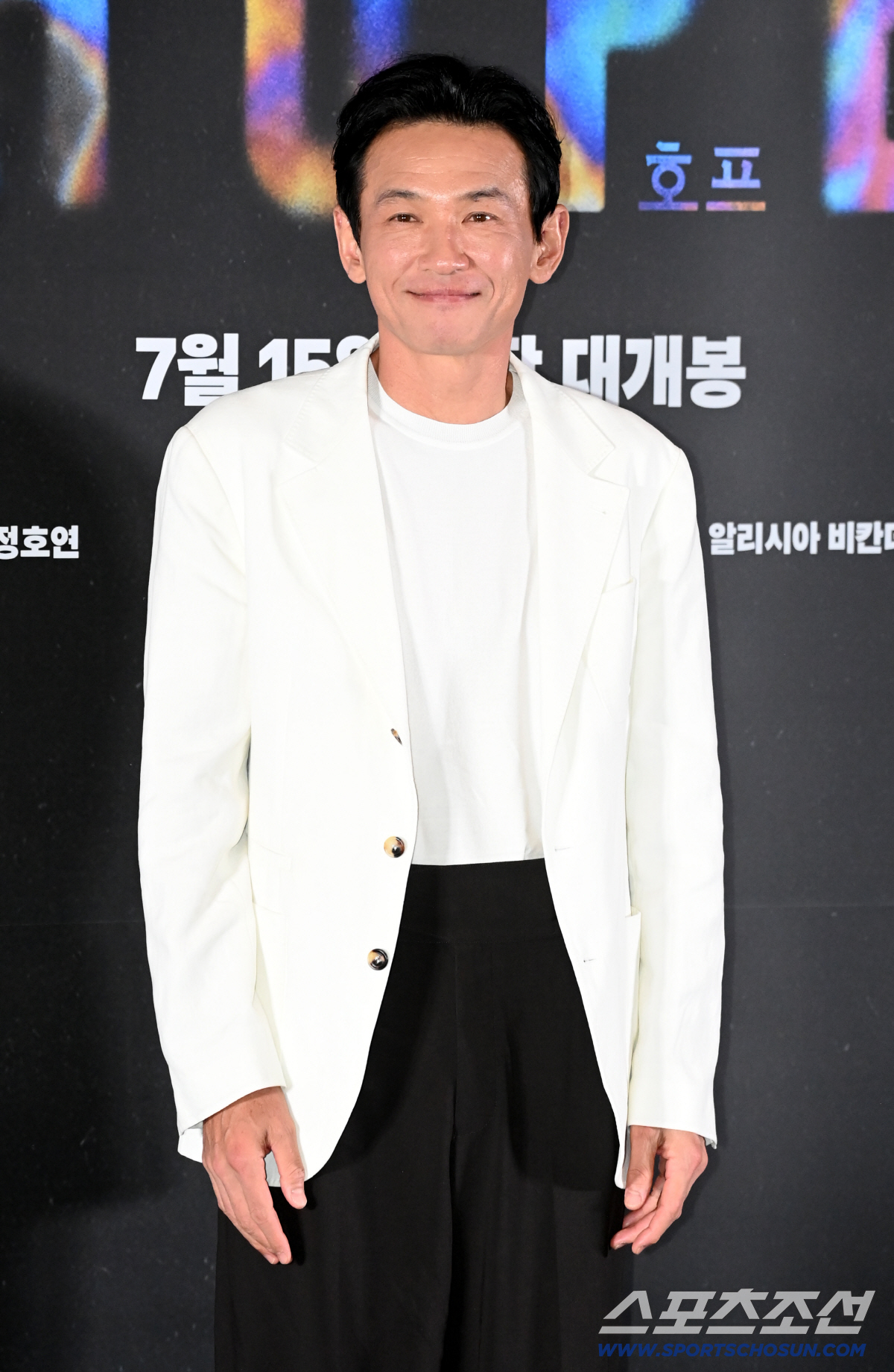 6일 메가박스 코엑스에서 열린 영화 '호프'의 언론 시사회. 황정민이 포토타임을 갖고 있다. 허상욱 기자 wook@sportschosun.com/2026.07.06/