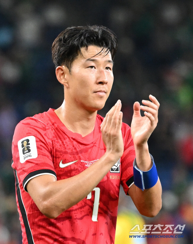 25일(한국시각) 멕시코 몬테레이 인근 과달루페의 에스타디오 몬테레이에서 열린 2026 북중미 월드컵 대한민국과 남아공의 경기. 한국이 0대1로 패한 가운데 손흥민 등 선수들이 아쉬워하고 있다. 과달루페(멕시코)=허상욱 기자 wook@sportschosun.com/2026.06.25/