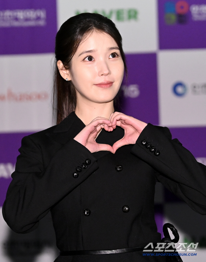 'At the 5th BSA,' IU Says of Herself After 'When Life Gives You Tangerines' 'I Want to Keep Working Consistently'